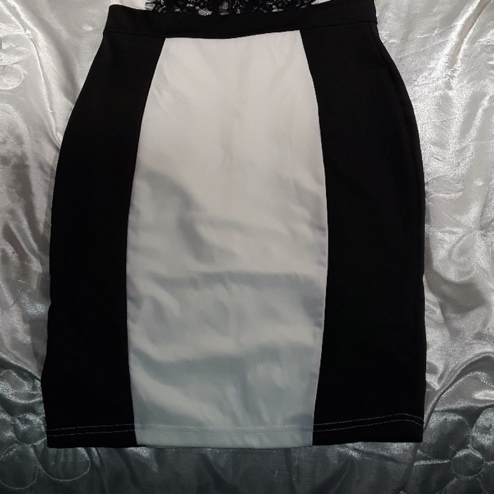 SheIn Classuc Black and White Dress - Picture 3 of 7